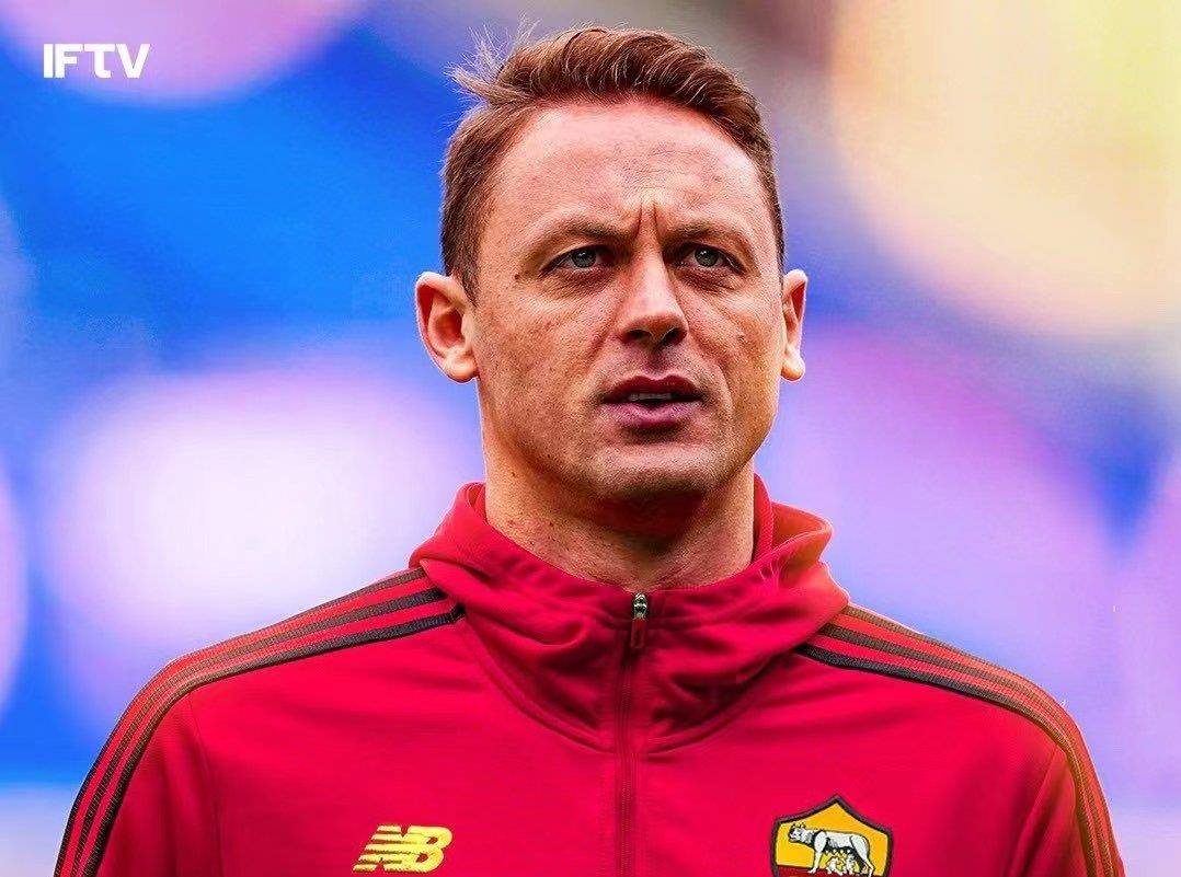 三亿网页版 -关于转会期欧超杯传出新动向；夏洛特黄蜂更衣室发声；管理层表态：媒体盛赞；临场指挥获称赞的信息