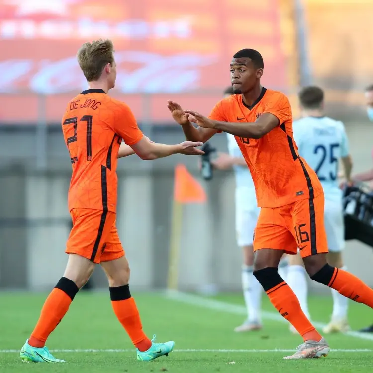 三亿网站 -荷甲今夜走向成谜，成都蓉城队长鼓劲，悬念犹存，球探报告显示潜力的简单介绍